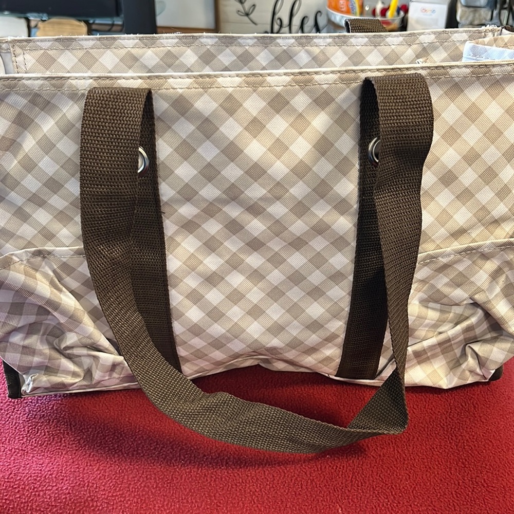 Zip top organizer